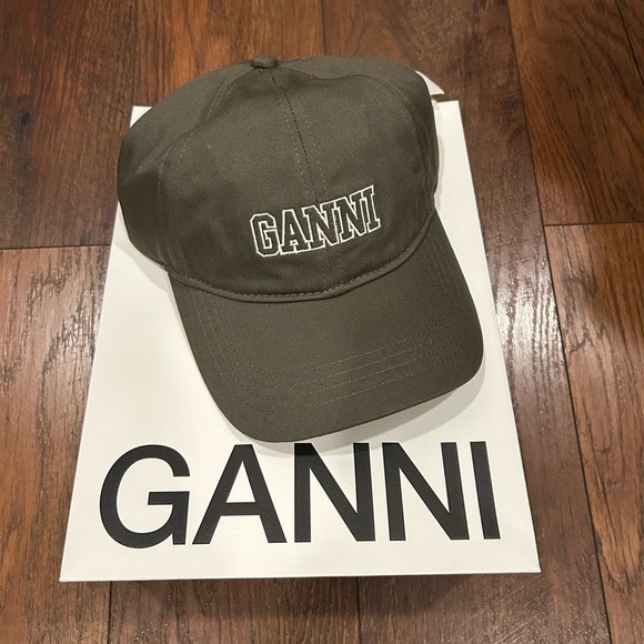 NWT Ganni Green Cap - Picture 4 of 4